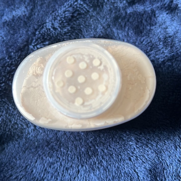 Makeup revolution baking powder - Picture 3 of 3